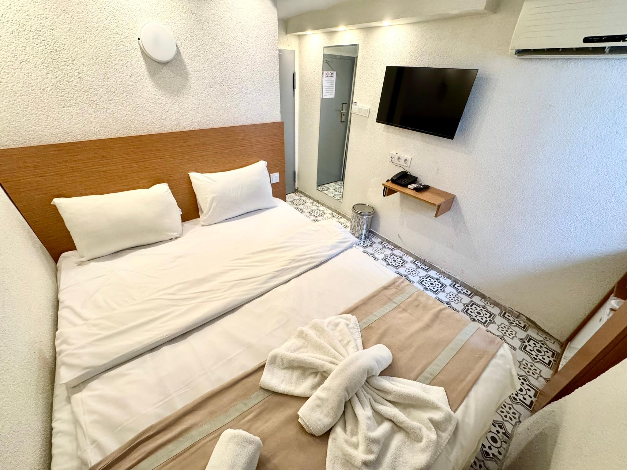 Semi Room, Budget, Basement, Semi Double Bed