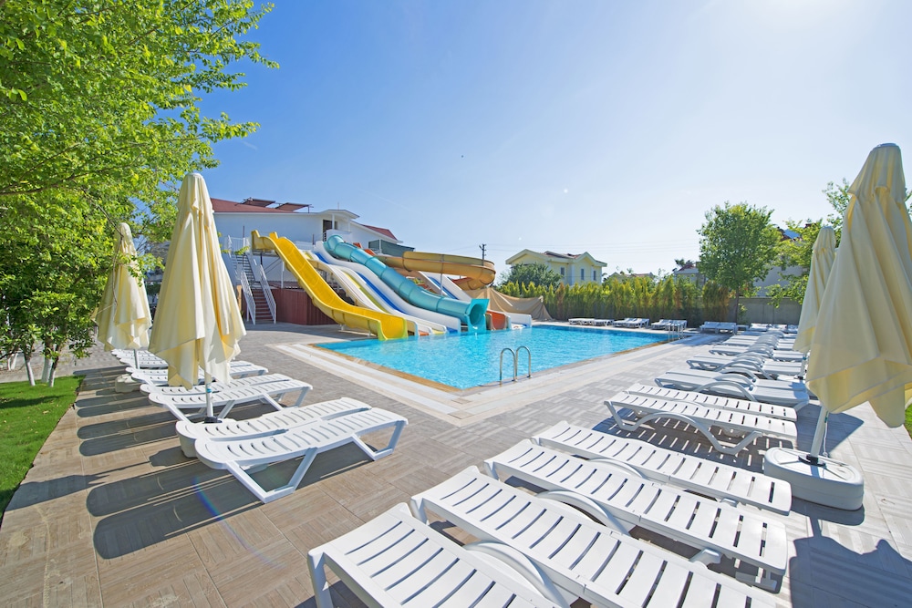 Grand Emir Hotel & SPA 76/85