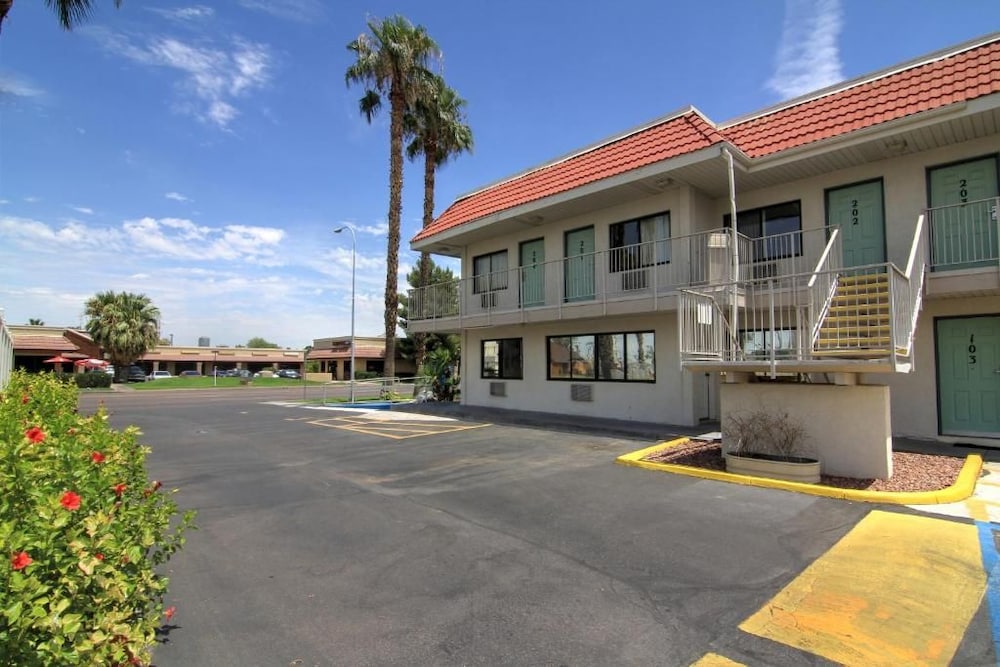 Motel6 Tempe, AZ - Broadway - ASU 45/63