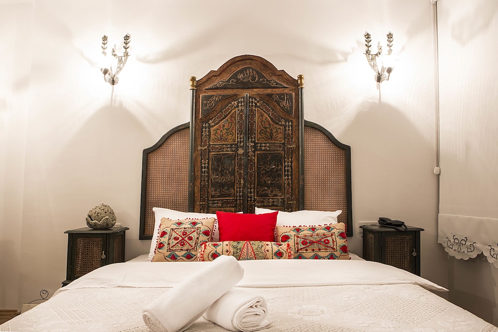 Oriella Hotel 13/40