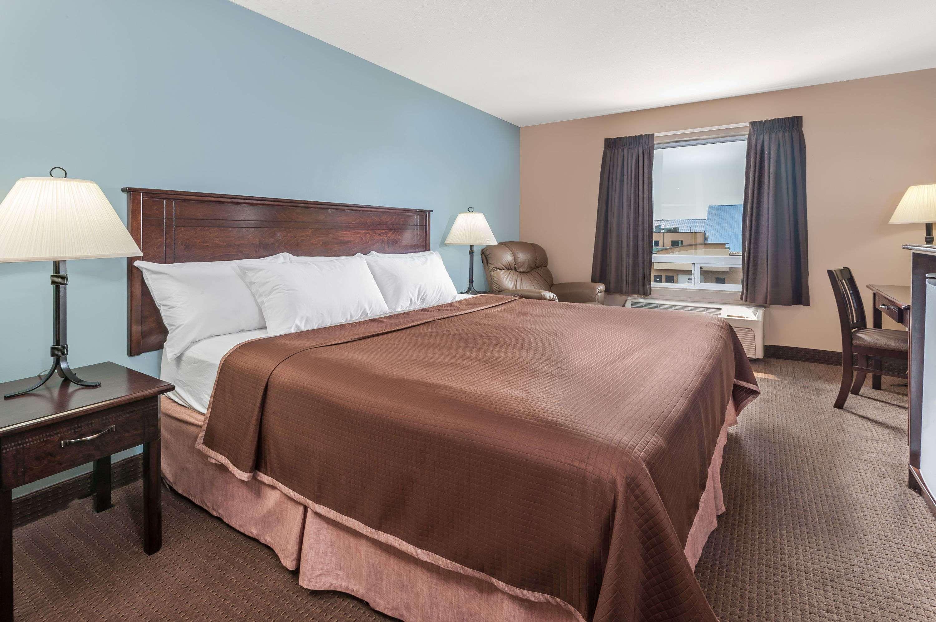 Efficiency, King Bed