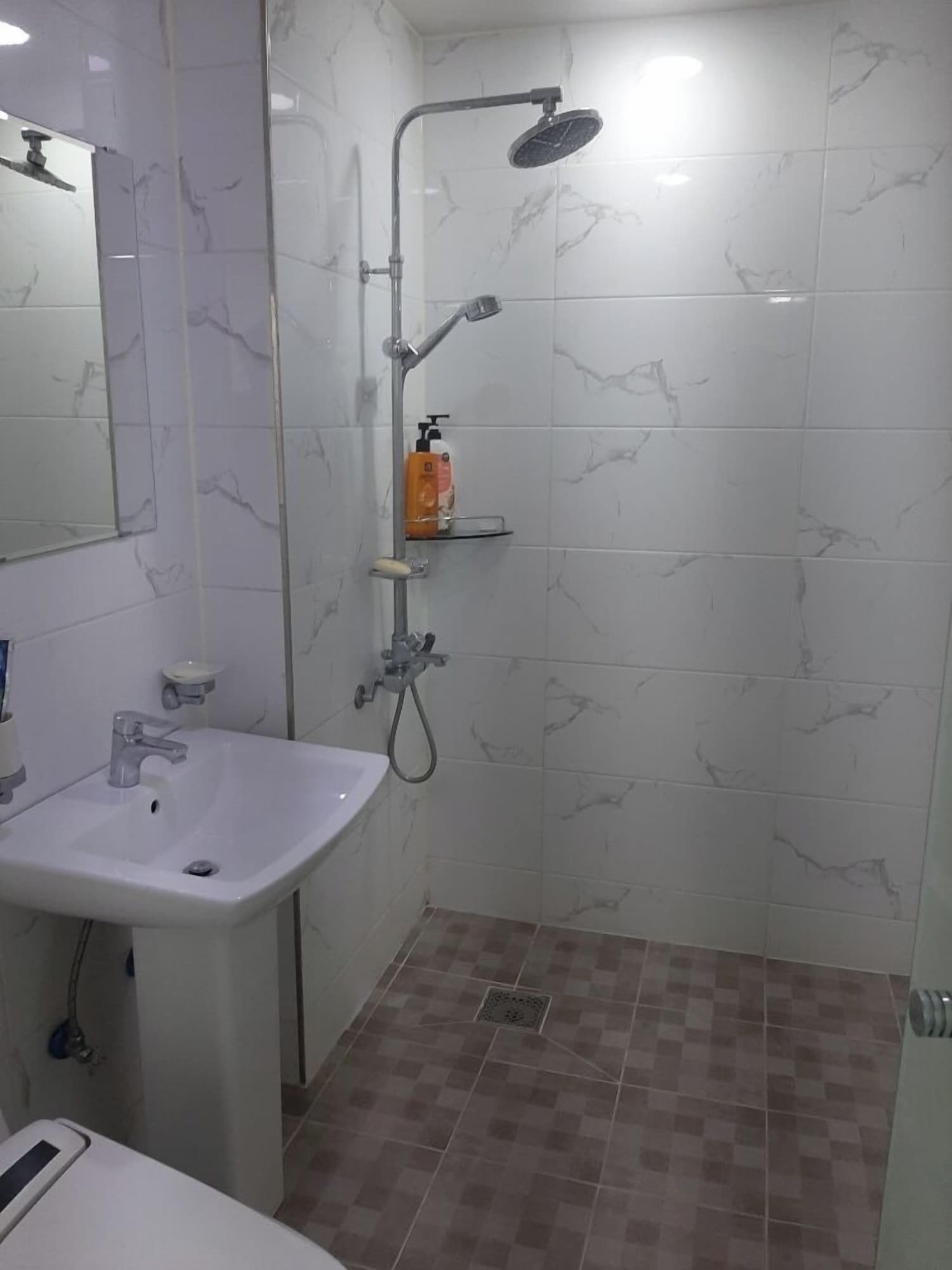 STANDARD, TWIN BEDS, CITY VIEW, KITCHEN