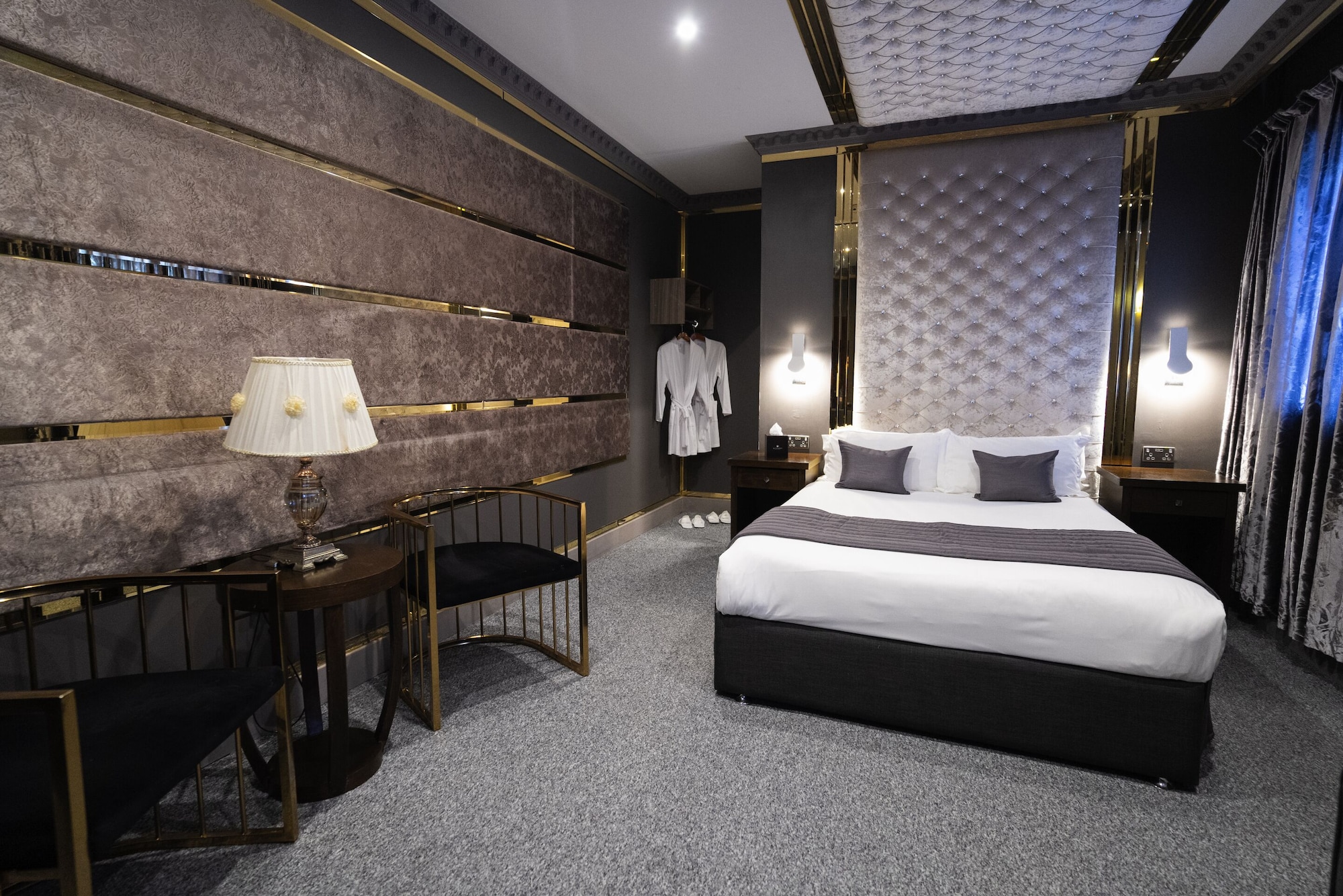 EXECUTIVE, DOUBLE BED