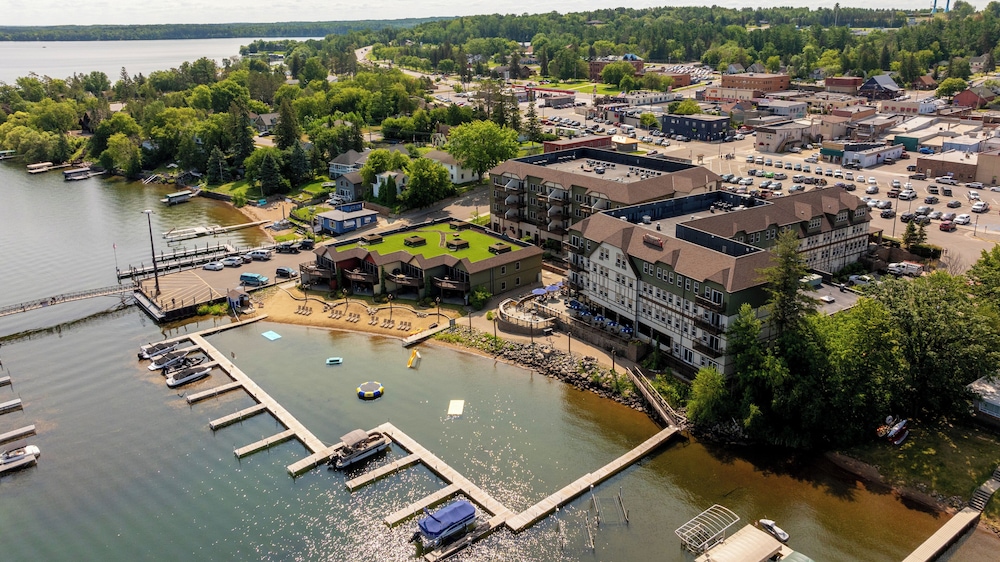 Chase On The Lake Resort Hotel 44/51