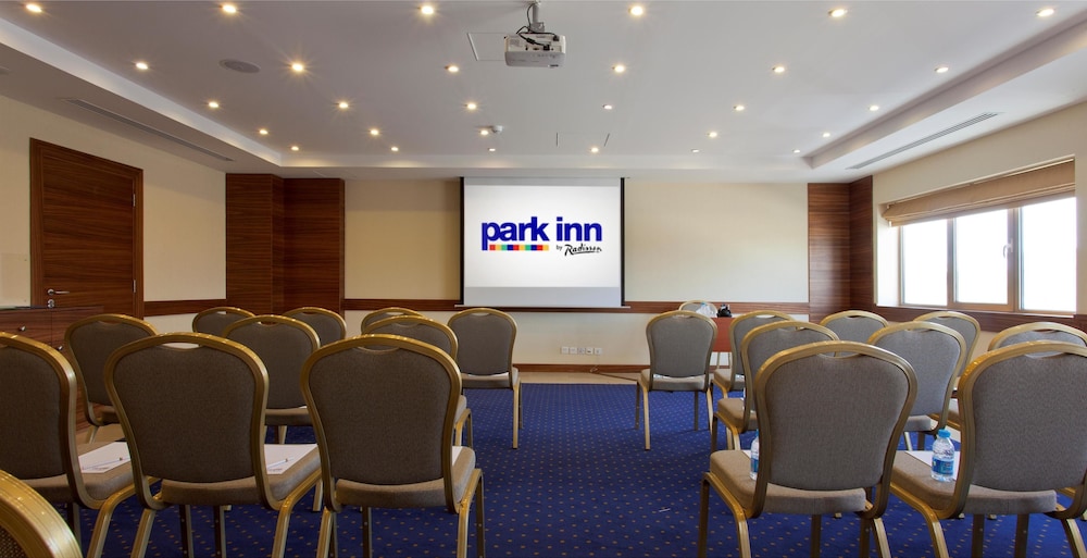 بارك إن باي راديسون الخبر(Park Inn By Radisson Al Khobar Hotel) 70/74
