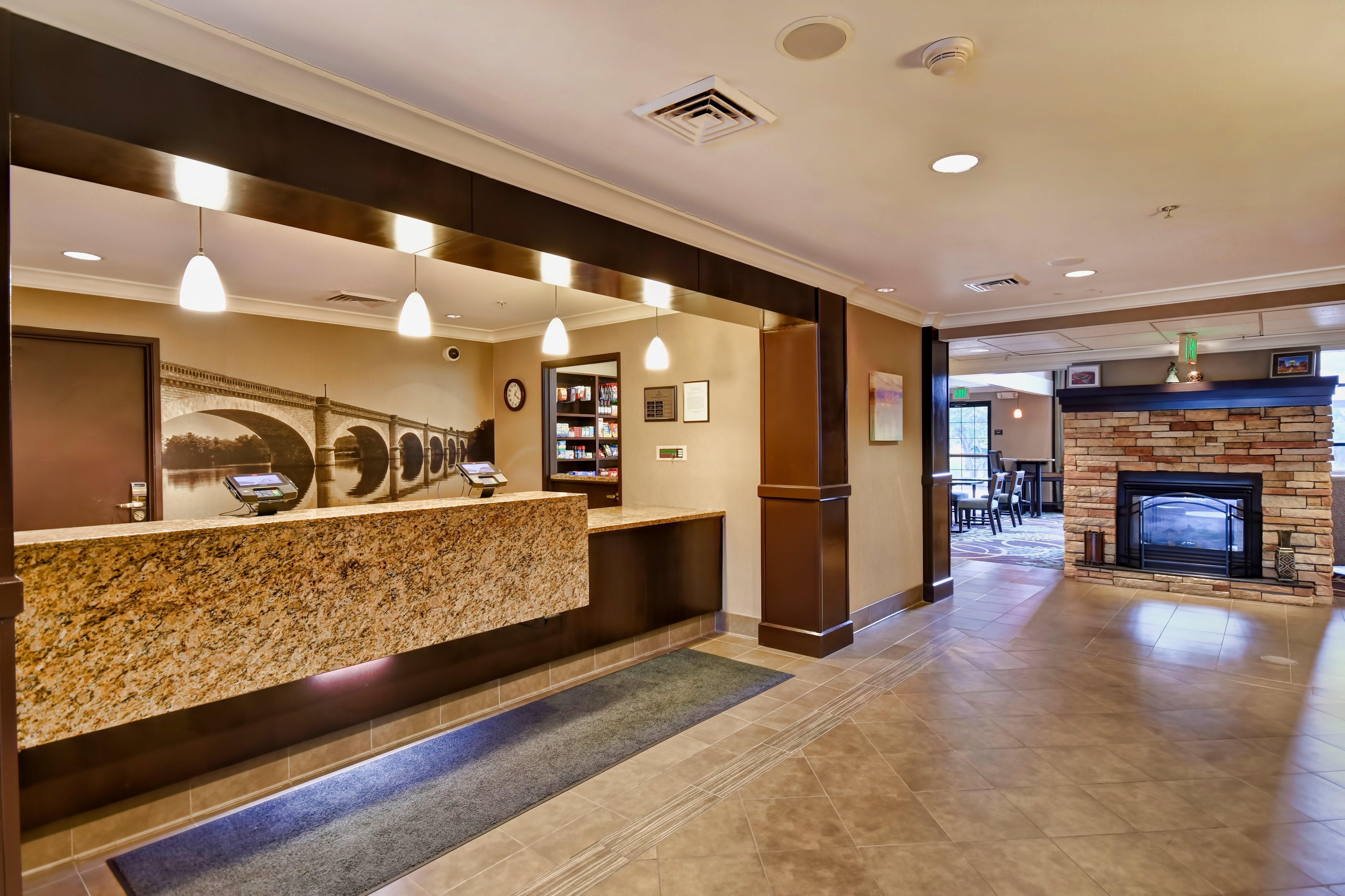 Staybridge Suites Madison-East 4/52