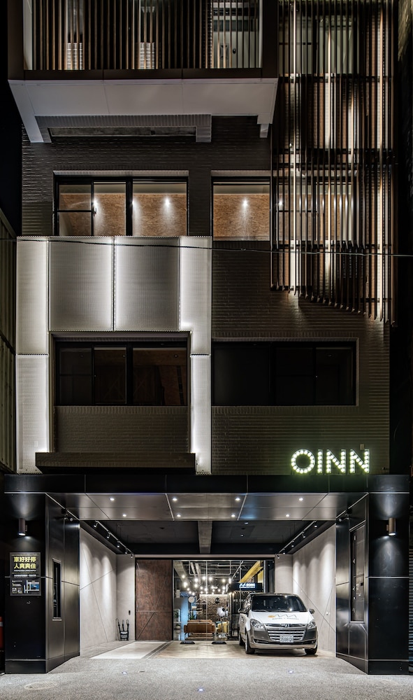 Oinn Hotel and Hostel 3/56