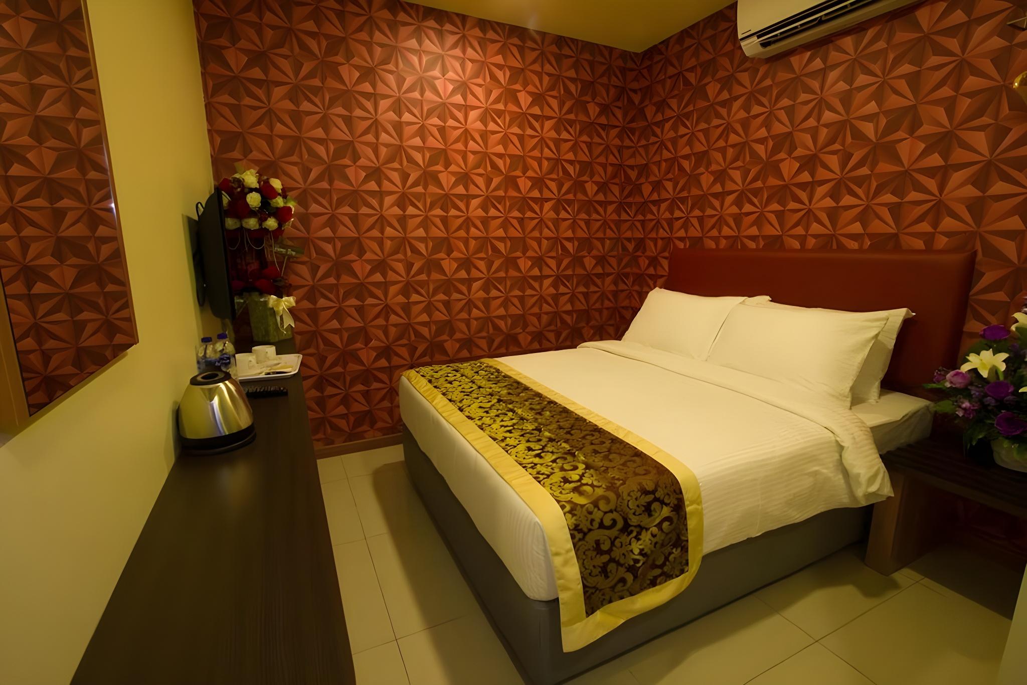 Superior, King Bed, Queen Bed, No Window