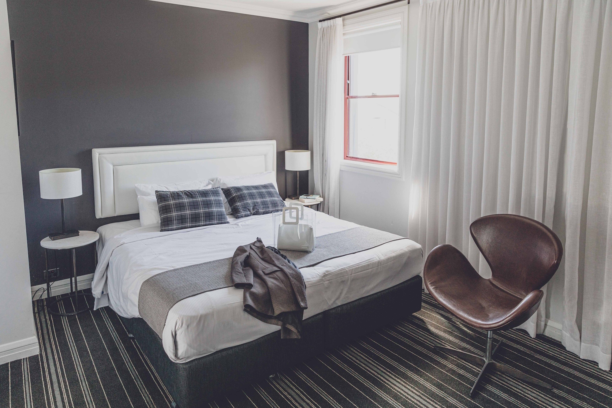 ROOM, KING BED
