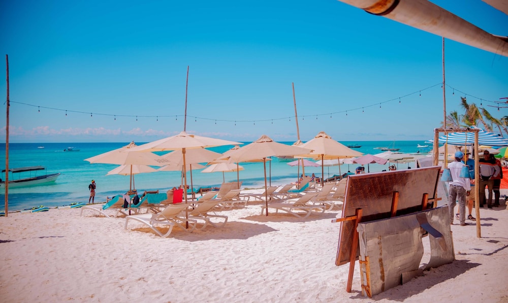 Baraka Beach Bungalows 16/34