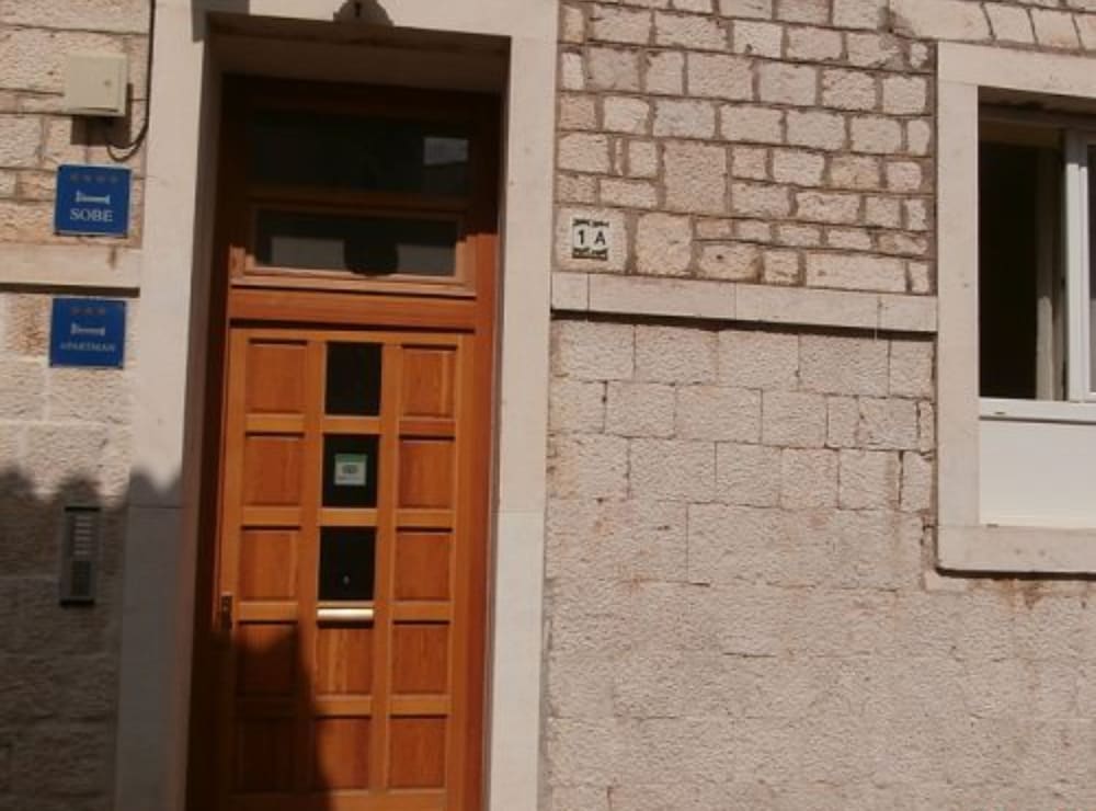 HOUSE KLAUDIJA 10/50