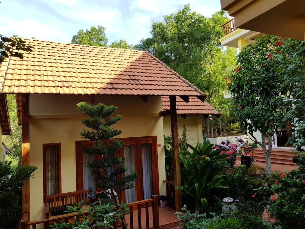Free Beach Resort photo3
