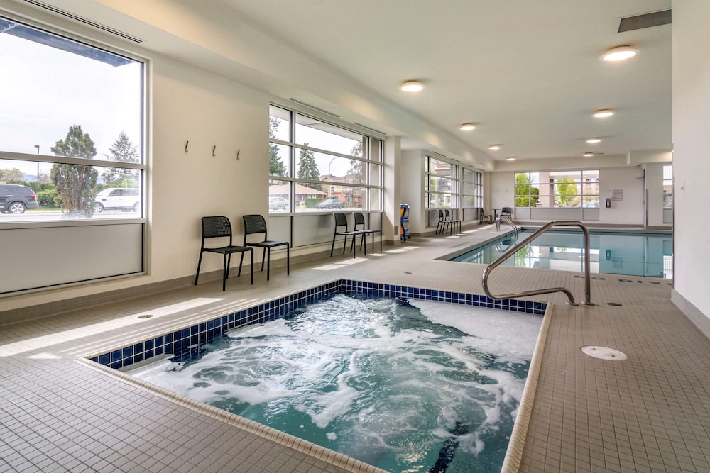 swimming pool spa