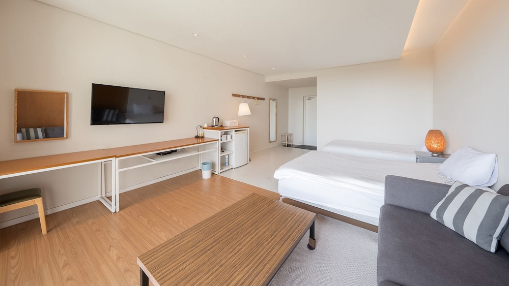 Spa, Deluxe, 1 Double and 1 Single Bed, Lucid M 6/8