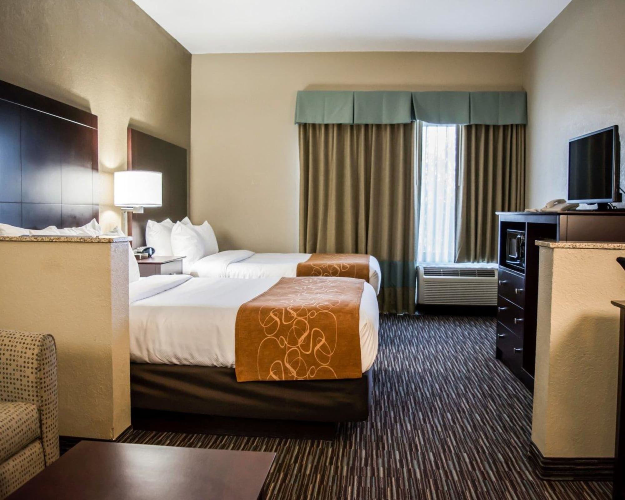 SUITE, 2 QUEEN BEDS