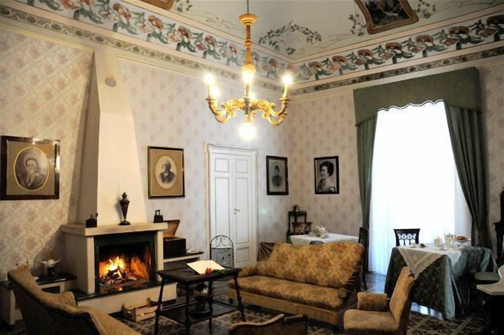 PALAZZO IL CAVALIERE B&B DE CHARME 46/68