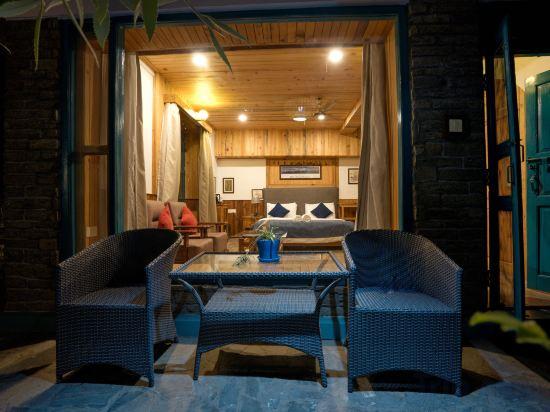 Mohans Binsar Retreat 14/24