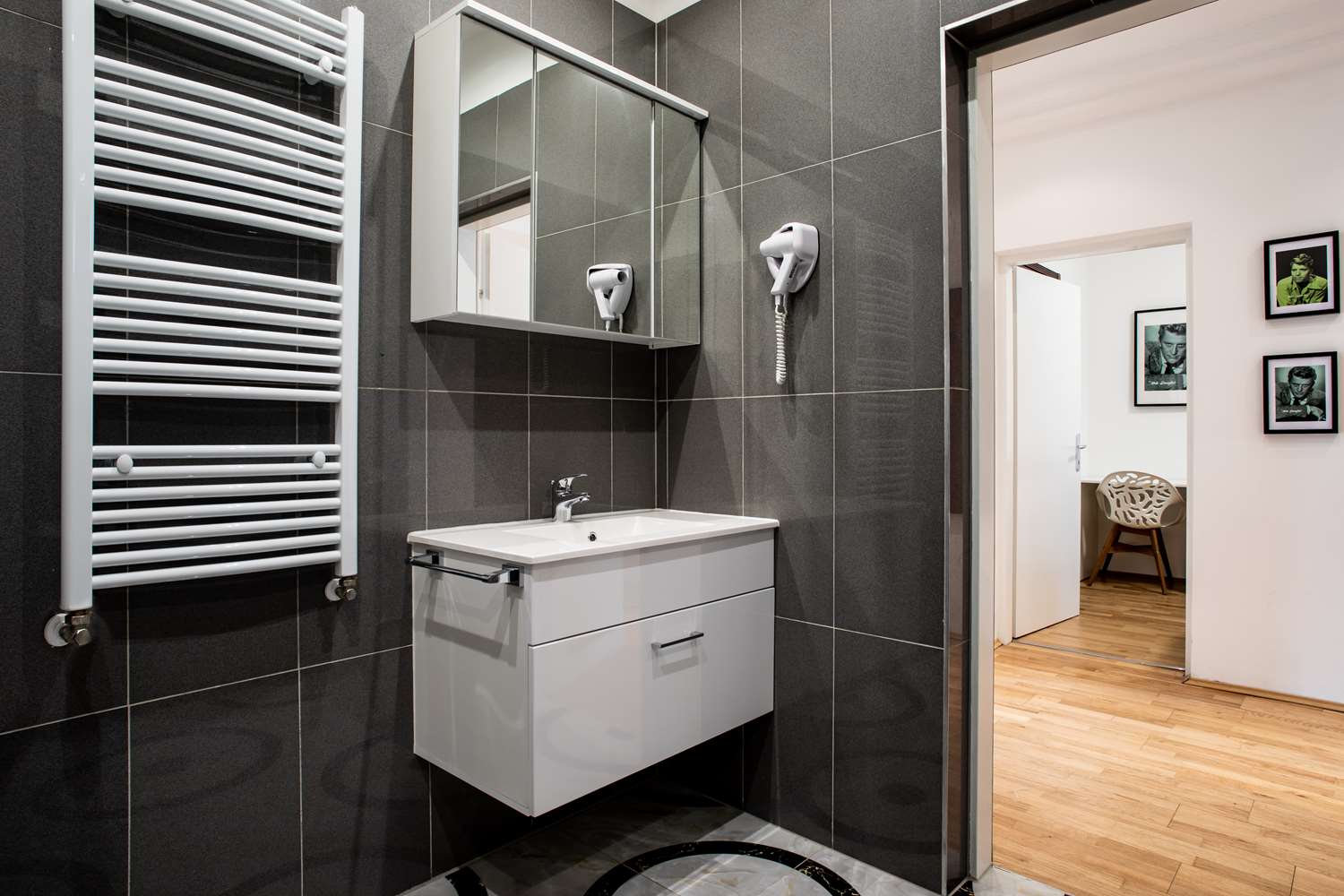 Best Western Plus Celebrity Suites 28/29
