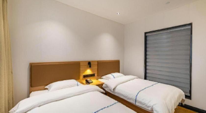 GreenTree Inn Express Shanghai Baoshan District Youyi Road Metro Station 18/46