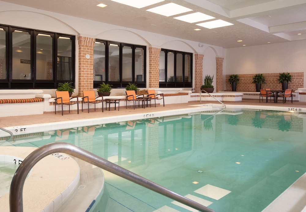 Embassy Suites by Hilton Jacksonville Baymeadows 3/85
