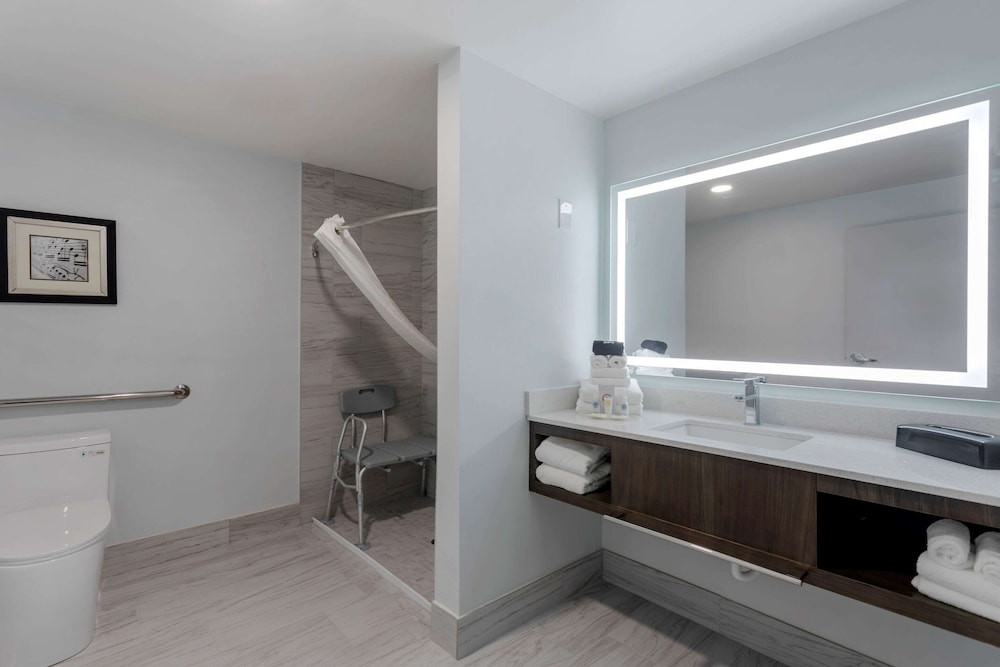 Comfort Suites Mount Juliet 24/57