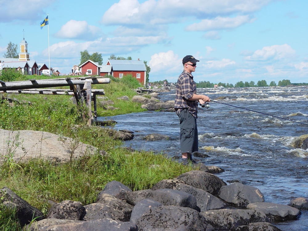 Kukkolaforsen Turist & Konferens 46/50
