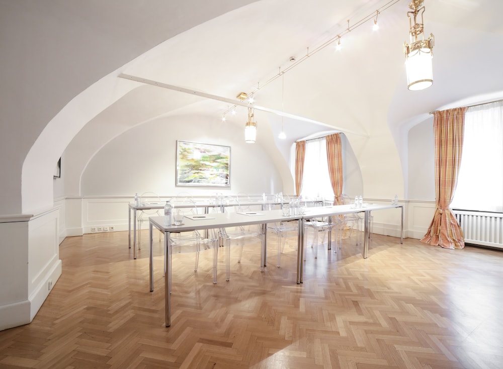 Schlossberghotel - Das Kunsthotel 8/64