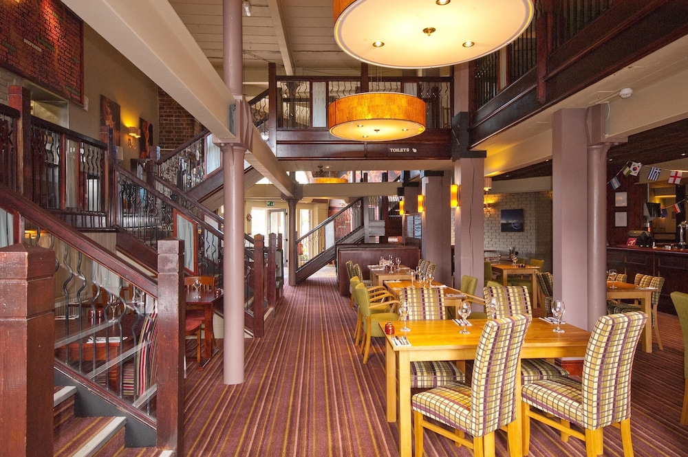 Premier Inn Falkirk Central 25/31