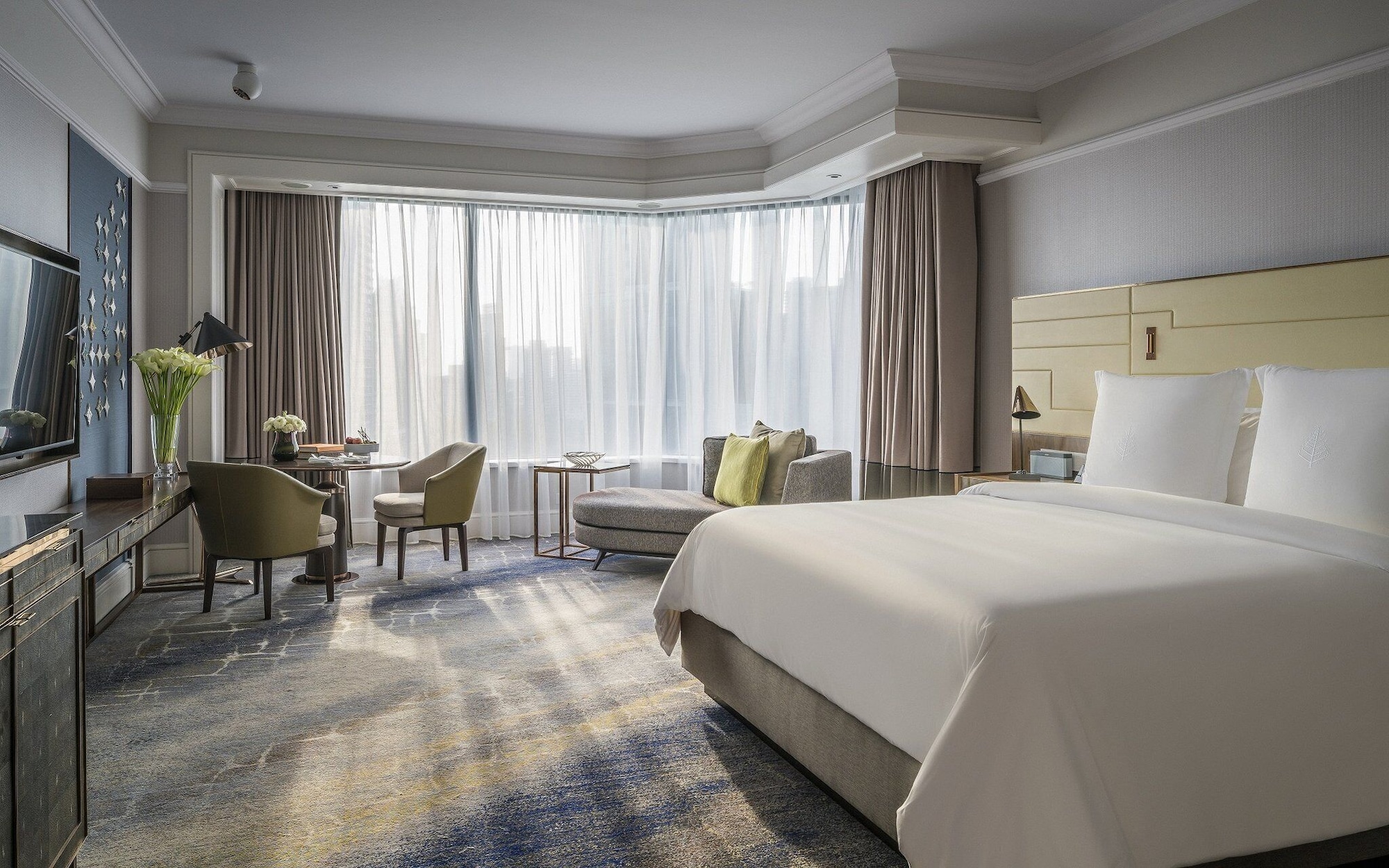 PREMIER, KING BED