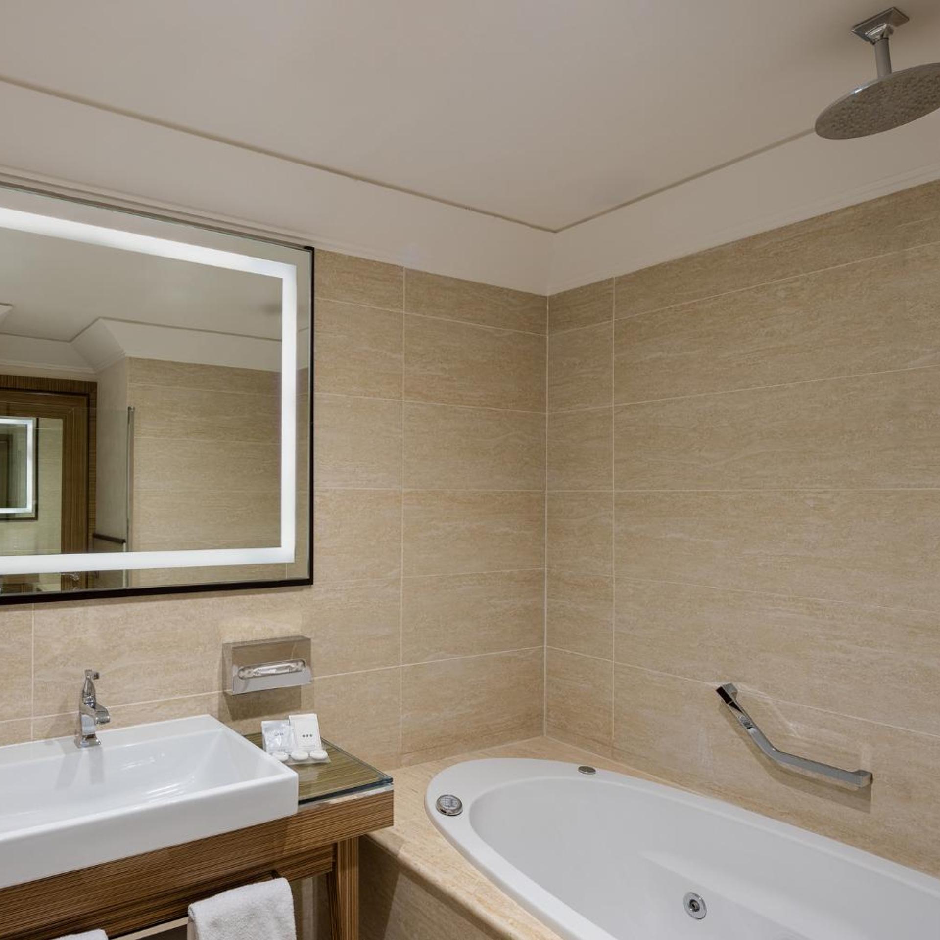 Executive, Suite, Sofa, UNAHOTELS Deco Roma 3/4