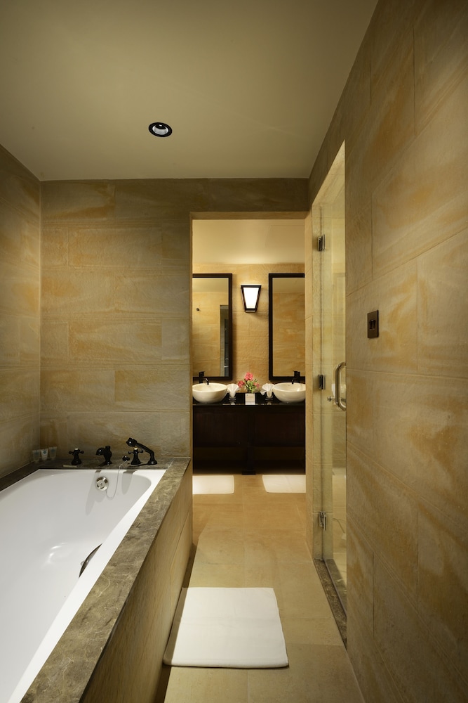 Azimut Hotel Musandam 9/68