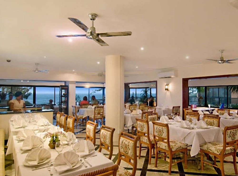 Clubb Coolum Beach Resort 52/65