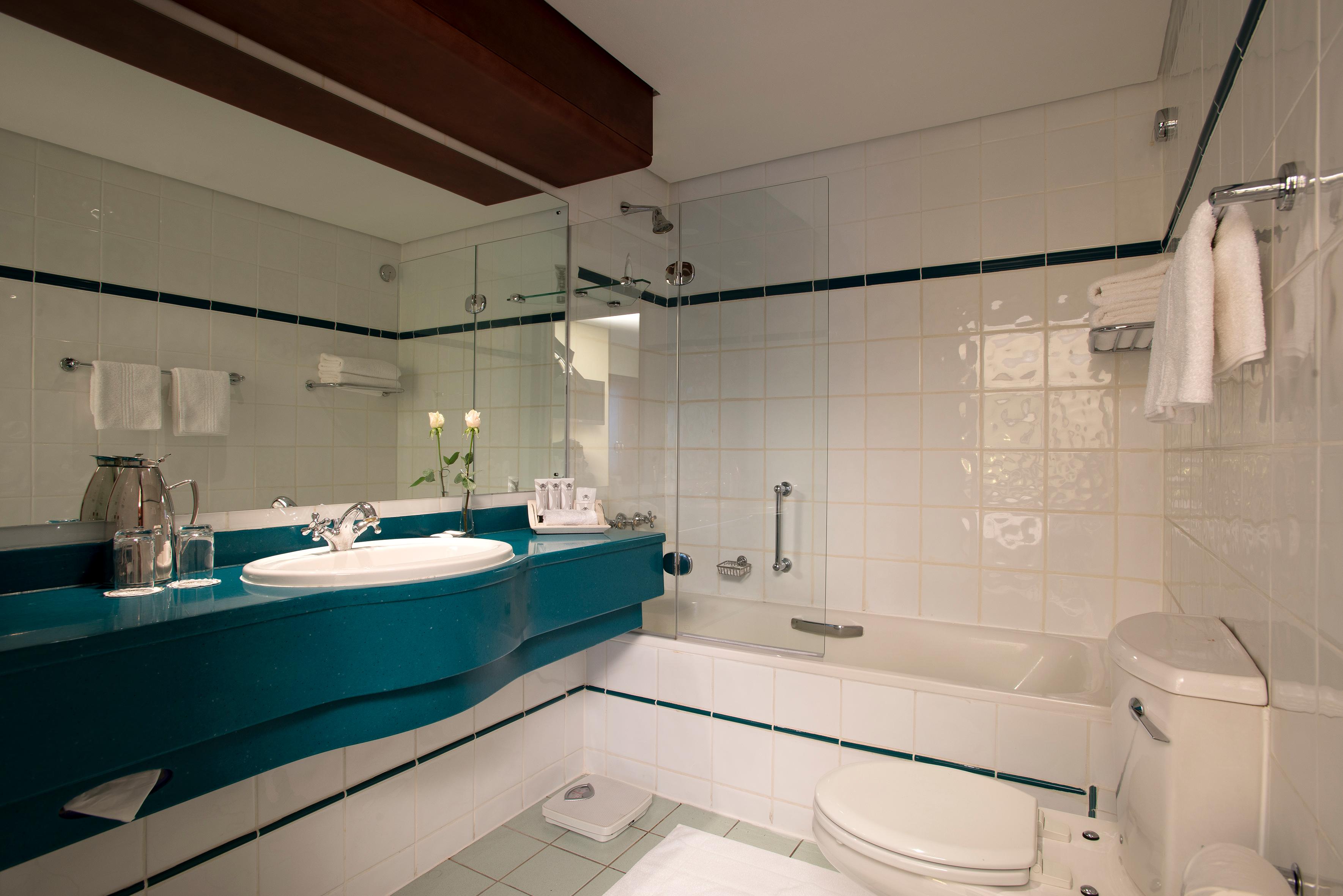 غرفة قياسية بسرير مزدوج أو سريرين منفصلين، The Commodore Hotel 2/2