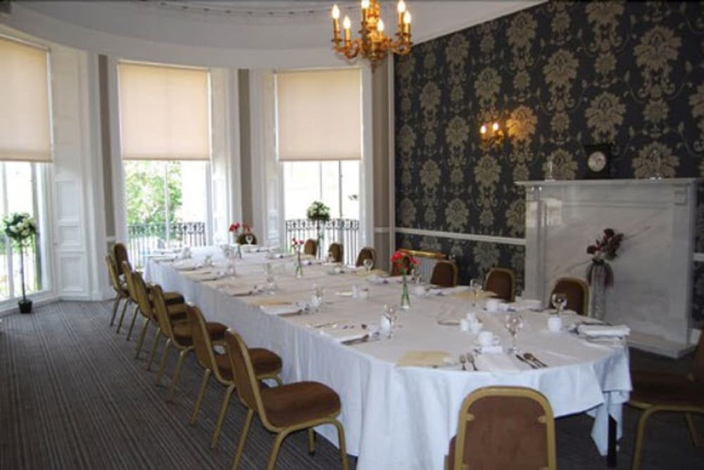 The Tontine Hotel 49/64