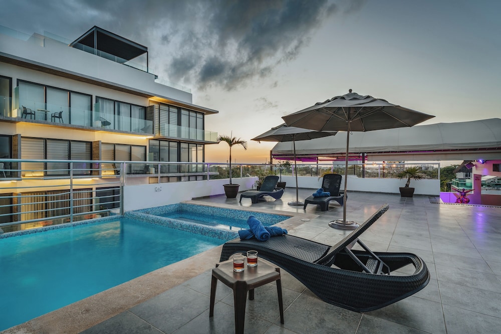 Soho Playa Hotel 59/64