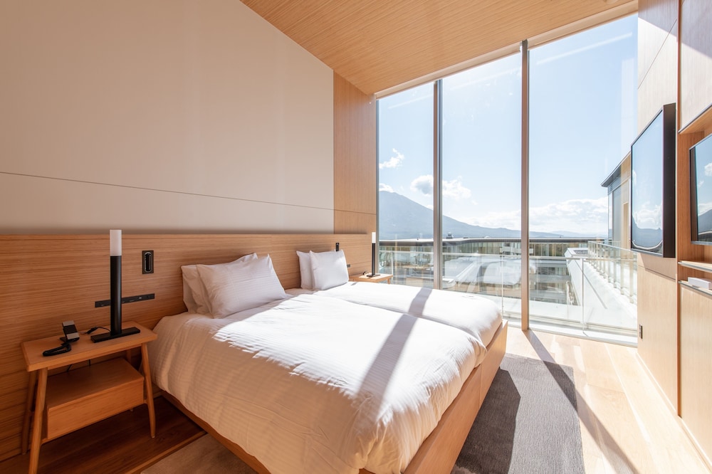 Skye Niseko 19/72