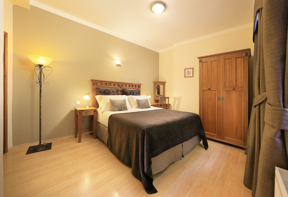 2 BEDROOMS, COMFORT, APARTMENT