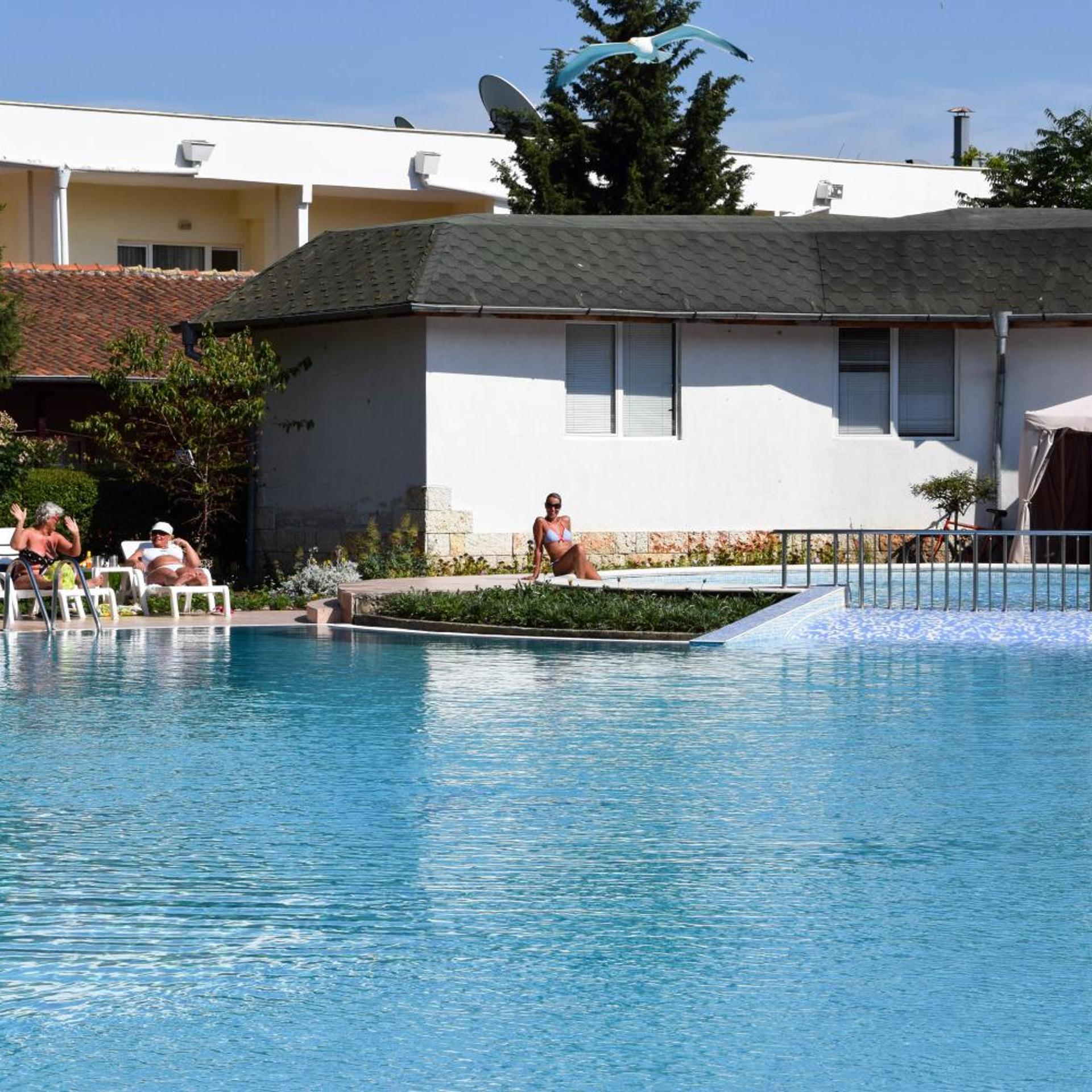 Balaton Hotel 44/52