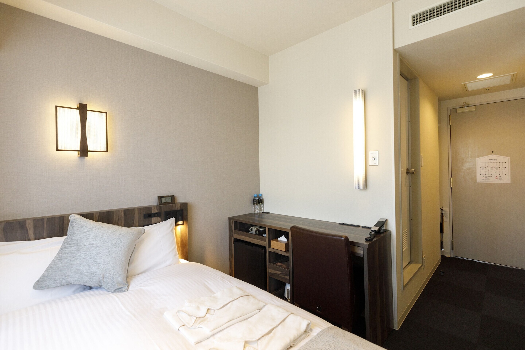 ROOM, SINGLE, DOUBLE BED
