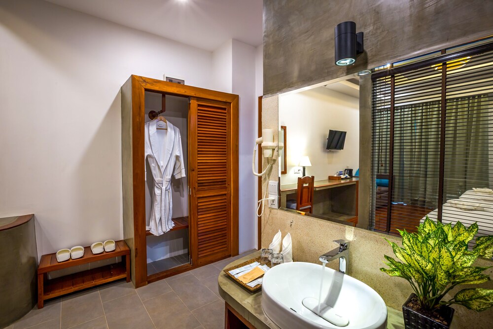 The Tito Suite Residence 46/50