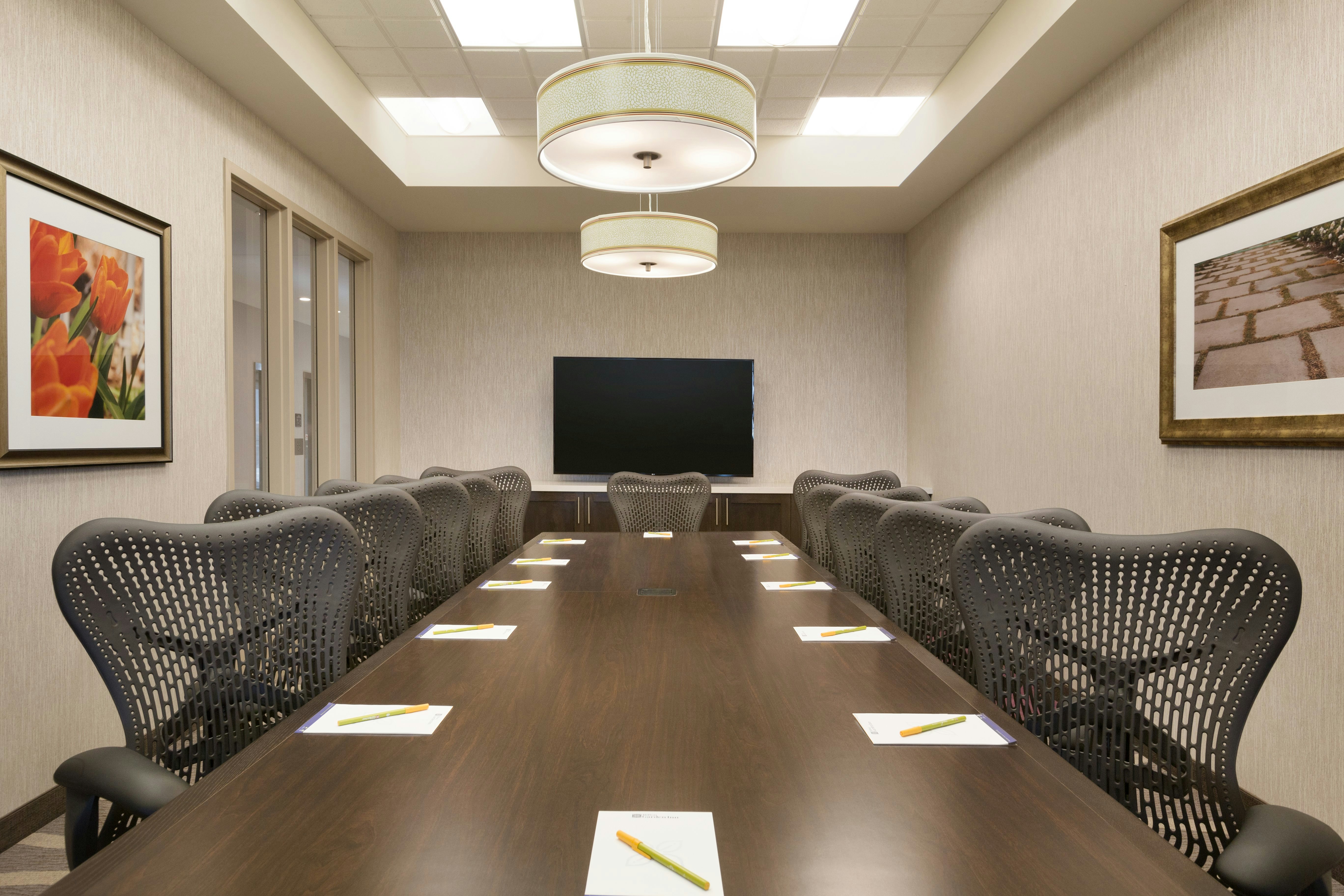 Hilton Garden Inn Pittsburgh Airport South - Robinson Mall 38/48