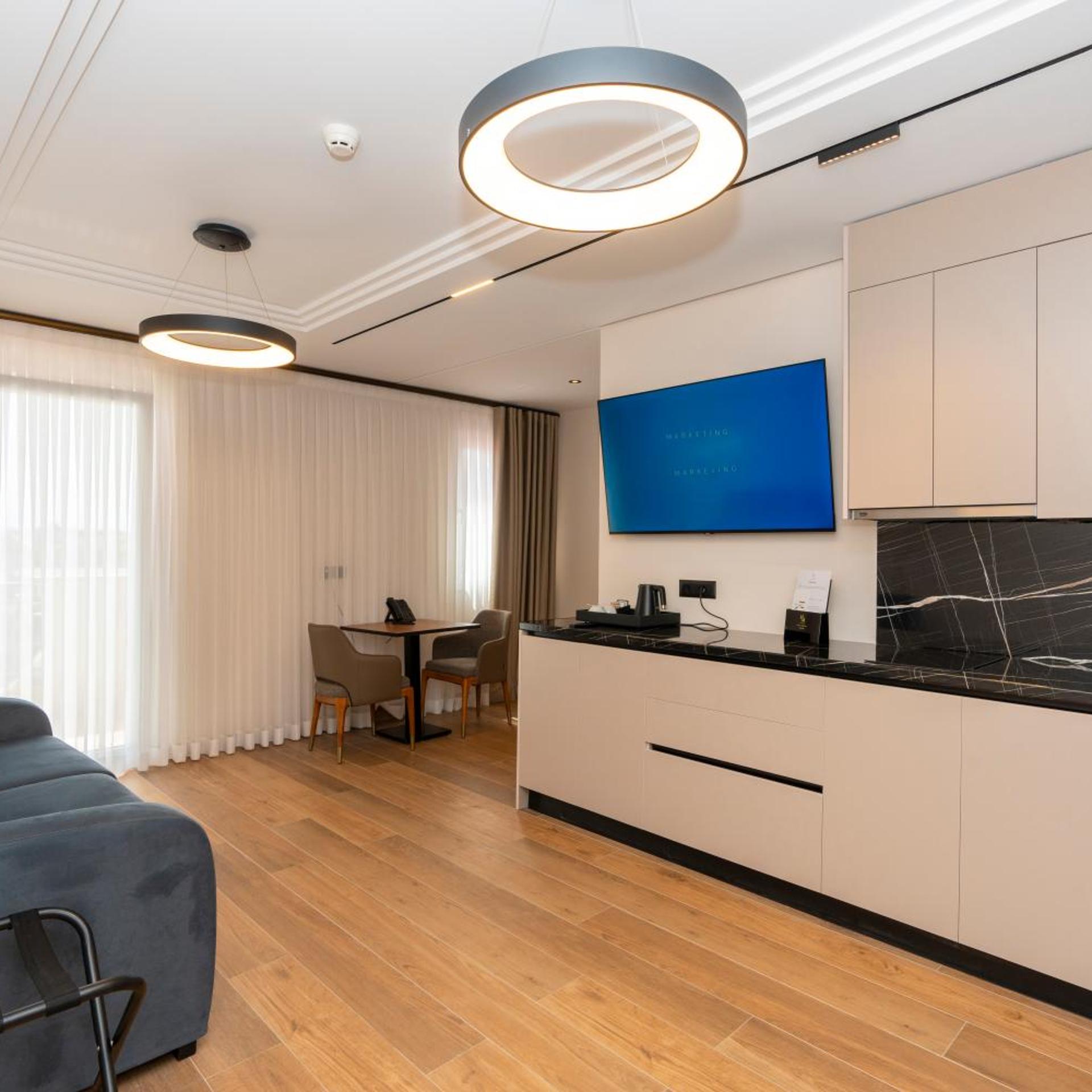 Hotel Mozart 62/70