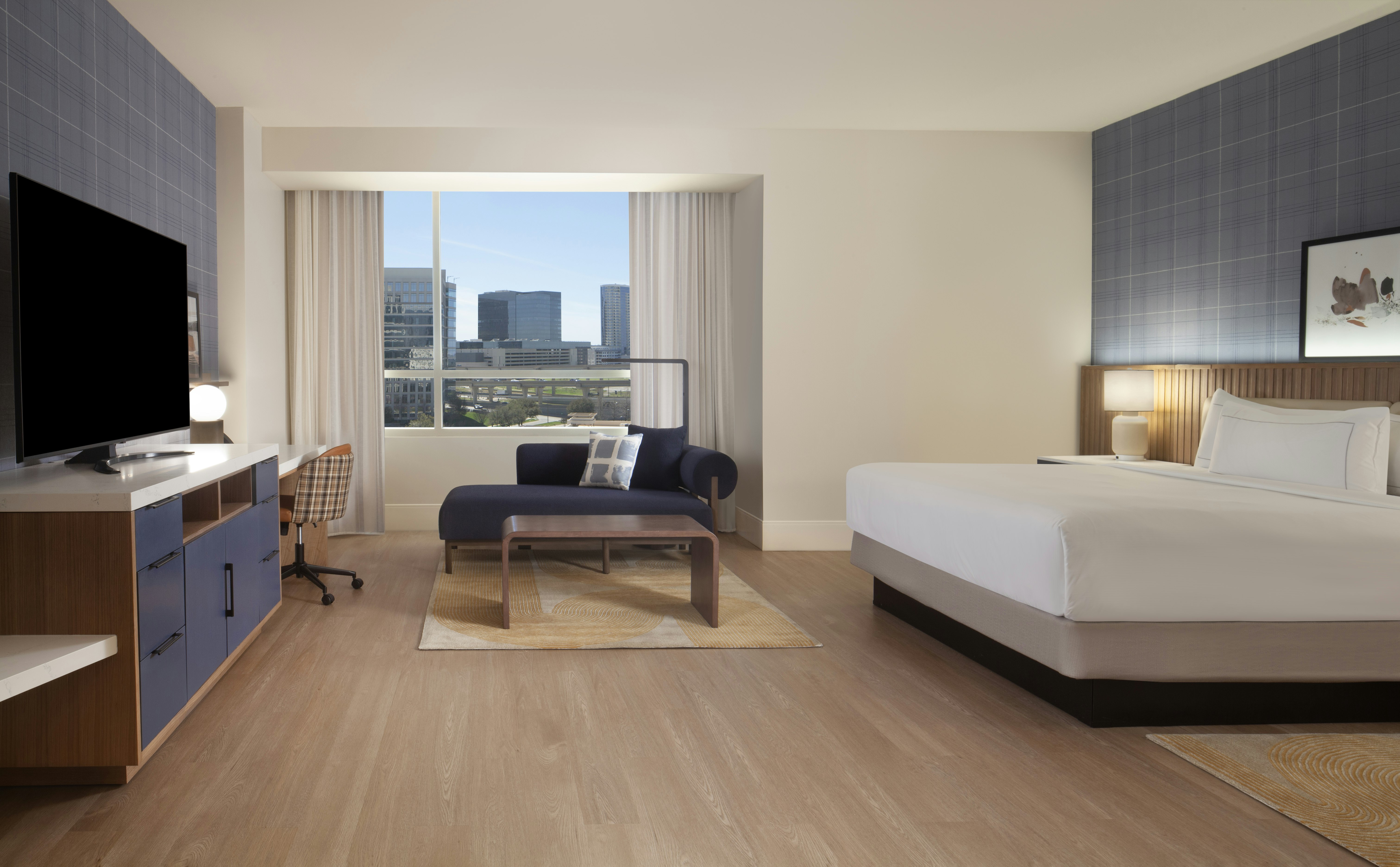 ROOM, KING BED, ACCESSIBLE
