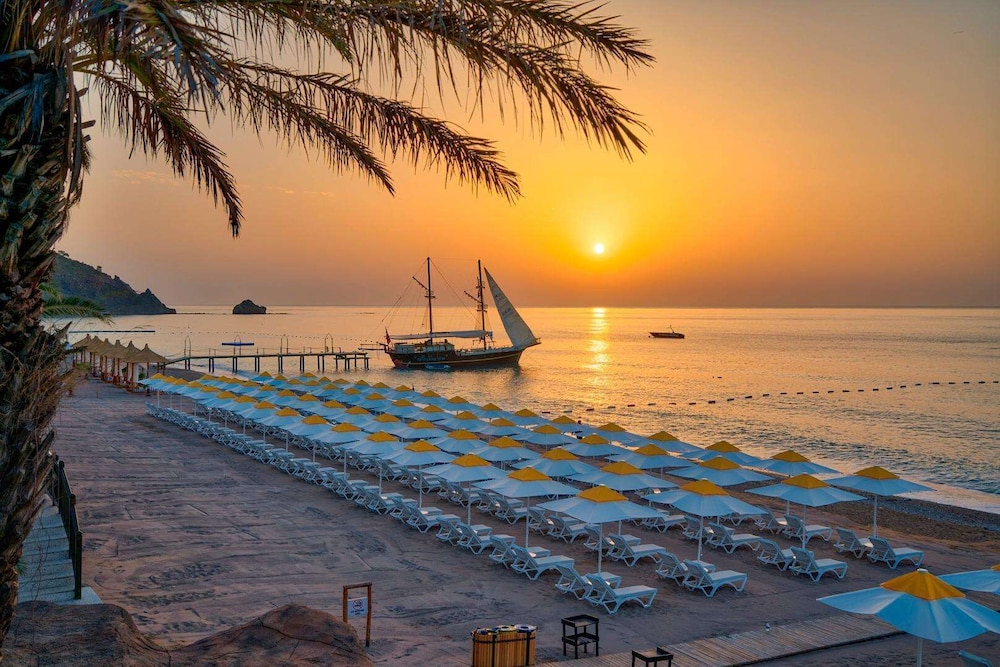 Pirates Beach Club All Inclusive 45/48