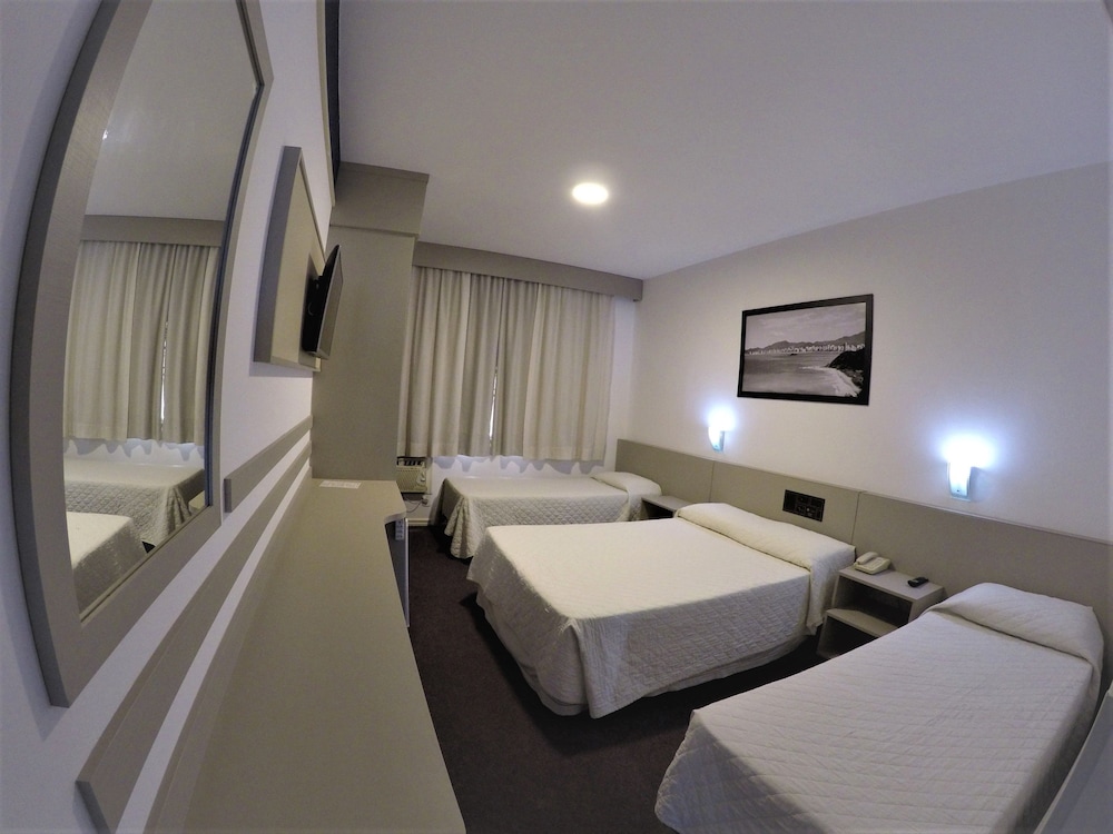 Hotel Gracher Praia 22/68