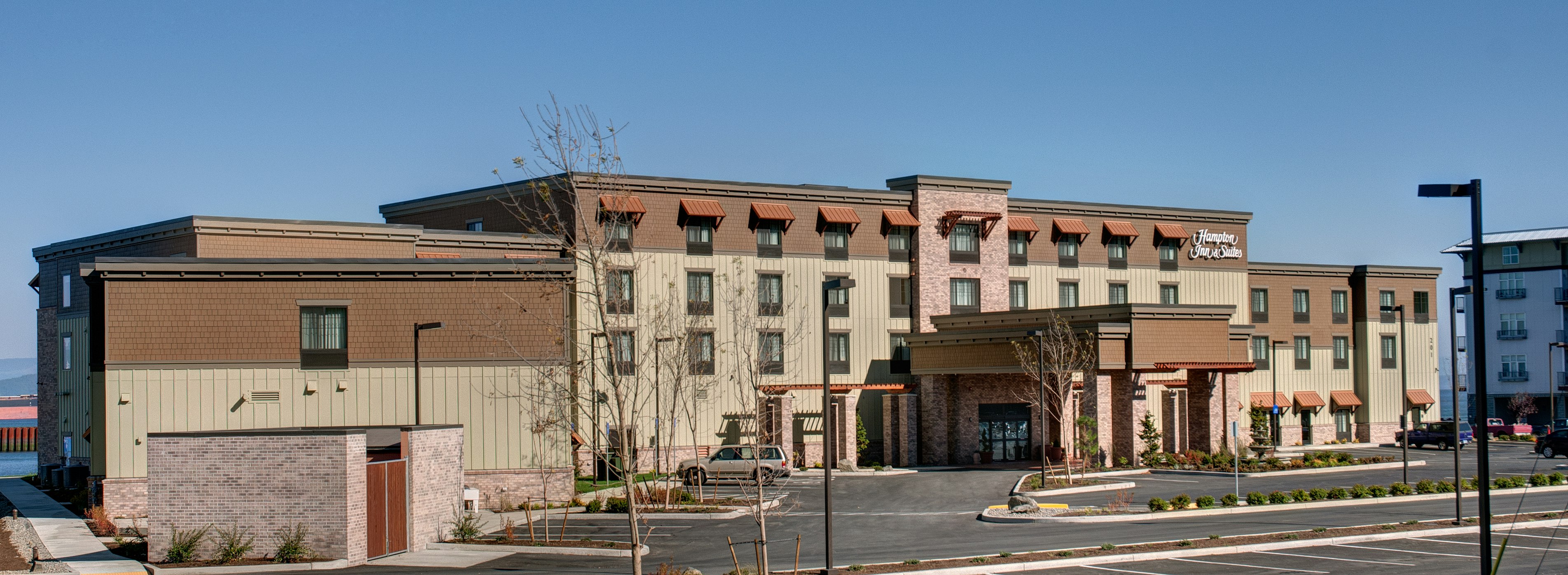 HAMPTON INN AND SUITES ASTORIA 37/39