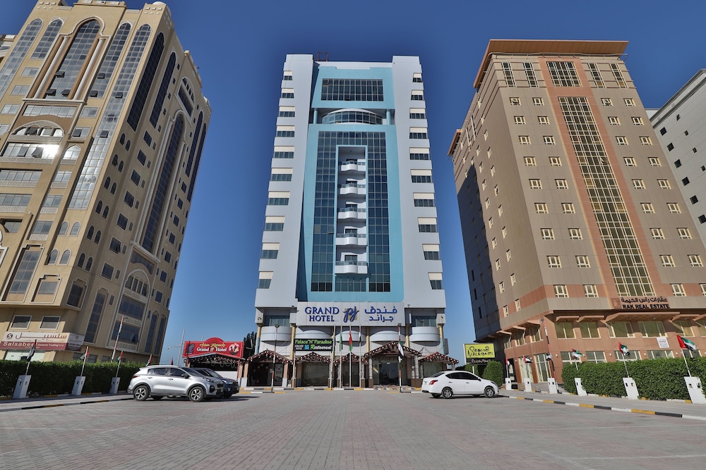 Grand PJ Hotel 43/48