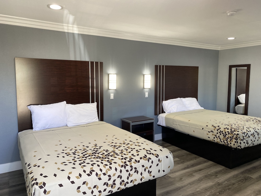 Regency Motel of Brea 6/25