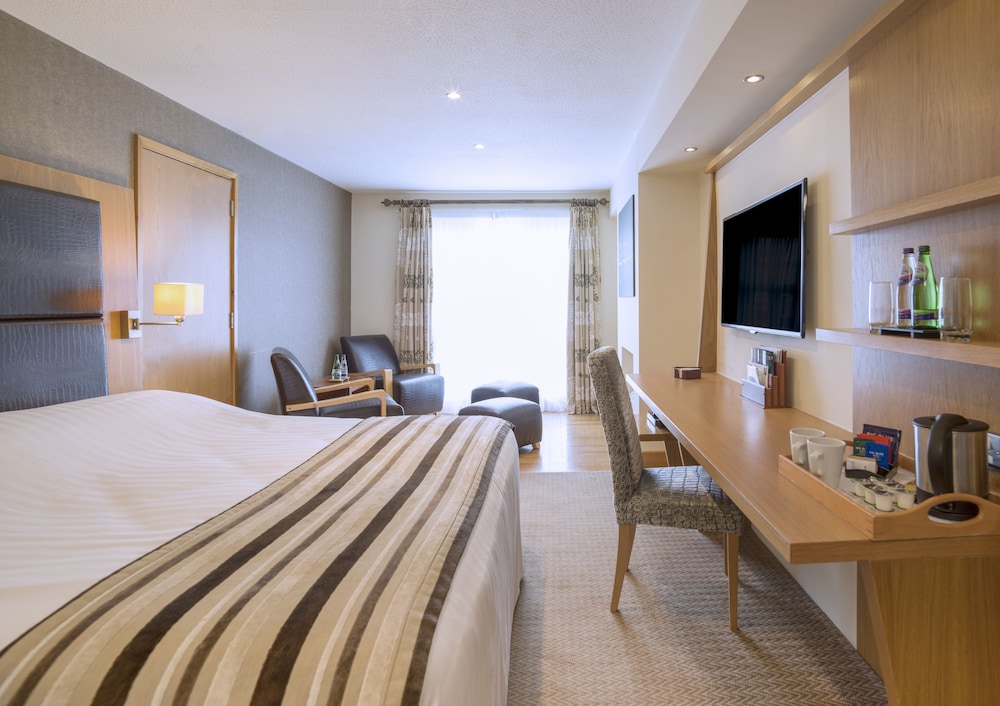 The Big Blue Hotel 12/44