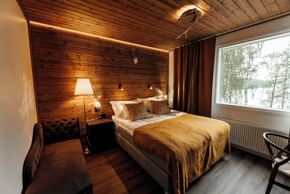 Lake View Standard Room